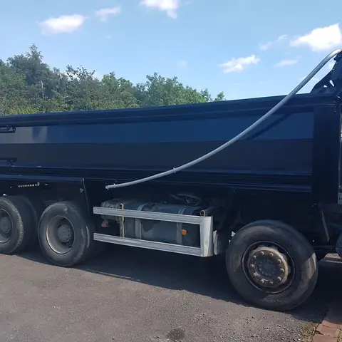 Tipper trailer painted blue
